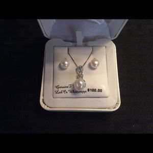 NWT Sterling Silver Diamonds and pearls set